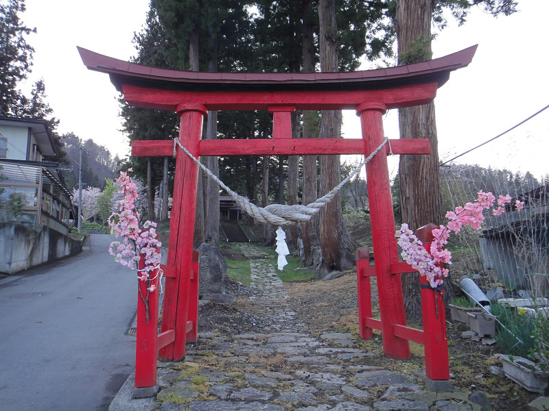 山形盆地の神社と鳥居 山形県東村山郡山辺町大字根際 白山神社